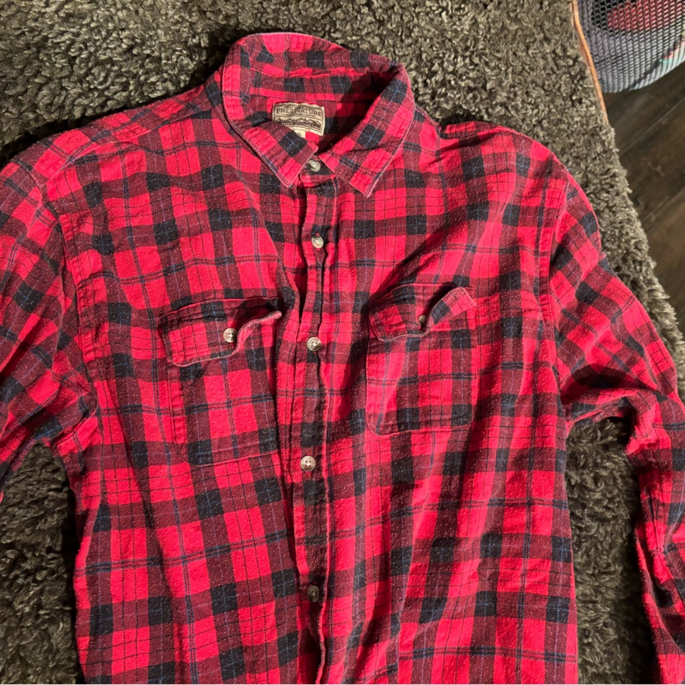 awesomely worn- Red and black Flannel, long sleeve shirt! - Picture 5 of 5